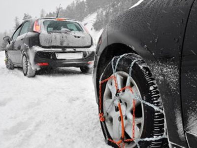 Με αλυσίδες η κυκλοφορία των οχημάτων σε ορεινές περιοχές Με αλυσίδες η κυκλοφορία των οχημάτων σε ορεινές περιοχές